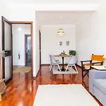 Essence Daire Porto